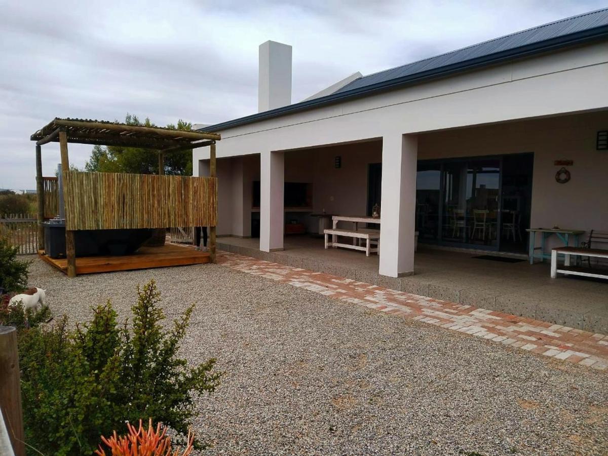 Camelot Cottages Langebaan Exterior photo